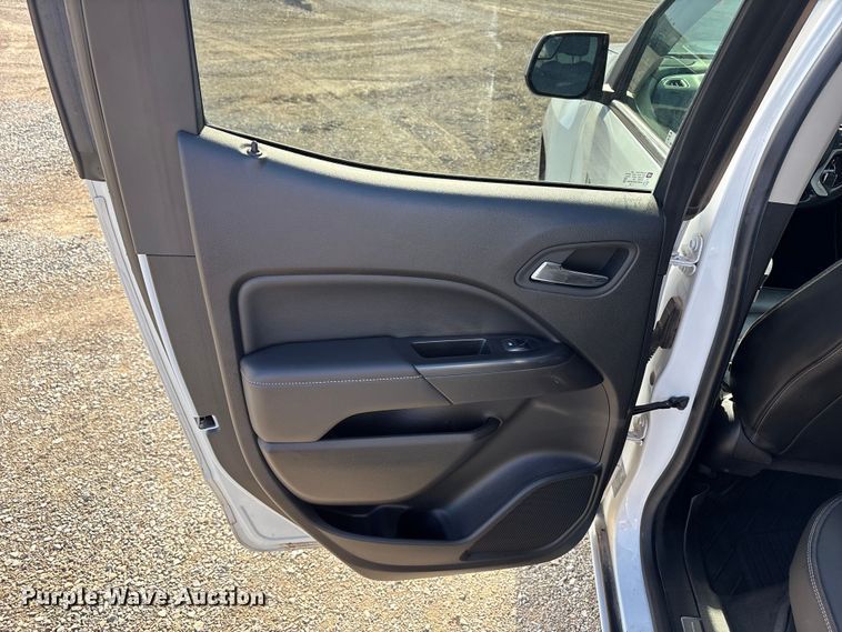 image for item EU4700 2019 GMC Canyon Crew Cab pickup truck