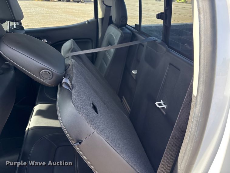 image for item EU4700 2019 GMC Canyon Crew Cab pickup truck