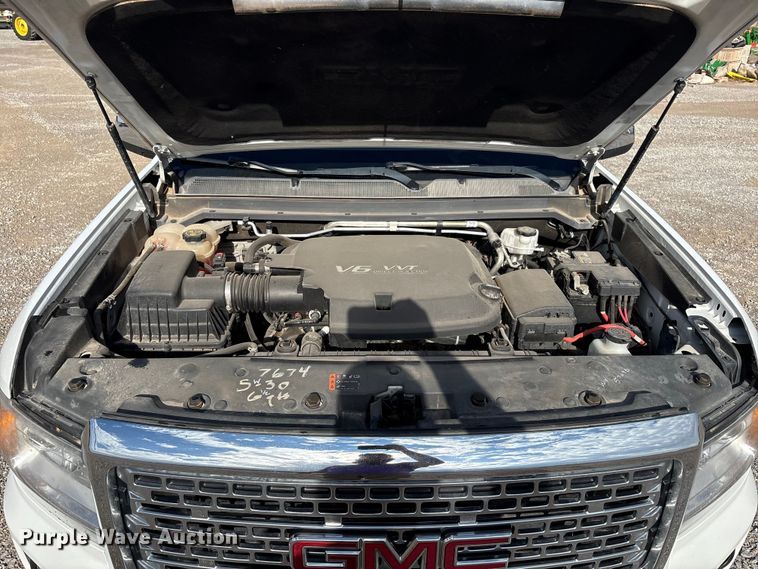 image for item EU4700 2019 GMC Canyon Crew Cab pickup truck