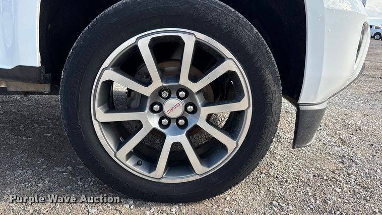 image for item EU4700 2019 GMC Canyon Crew Cab pickup truck