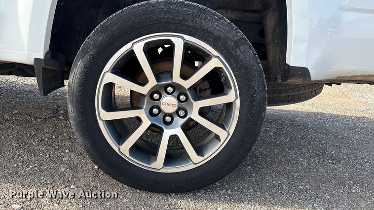 image for item EU4700 2019 GMC Canyon Crew Cab pickup truck