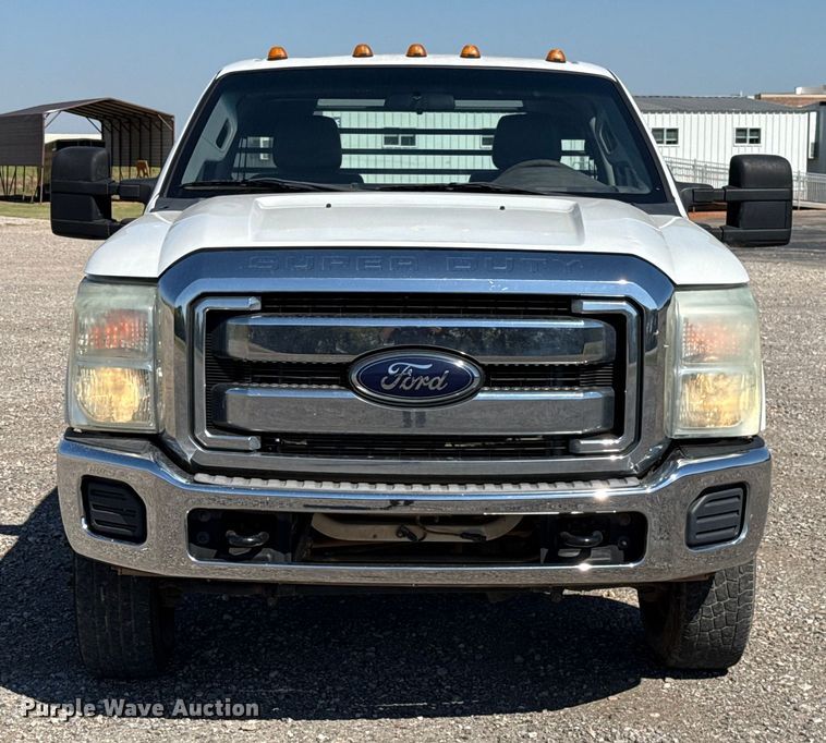 image for item EU5096 2014 Ford F350 Super Duty flatbed pickup truck