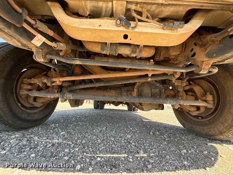 image for item EU5096 2014 Ford F350 Super Duty flatbed pickup truck