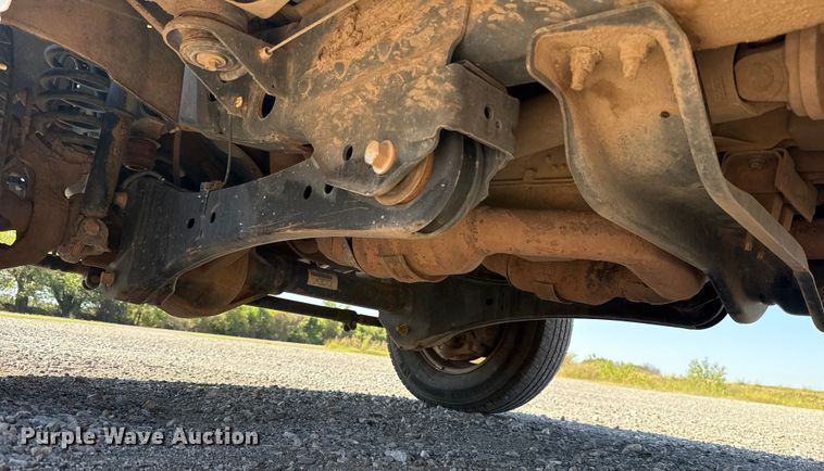 image for item EU5096 2014 Ford F350 Super Duty flatbed pickup truck