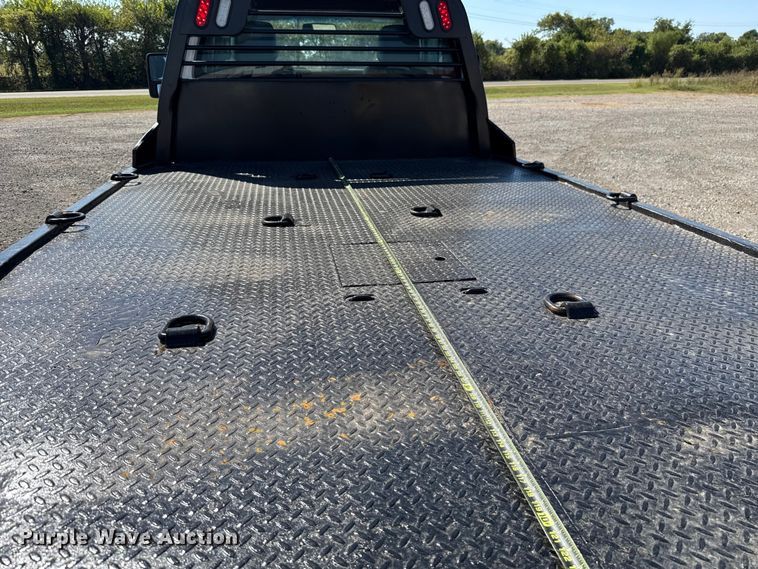 image for item EU5096 2014 Ford F350 Super Duty flatbed pickup truck