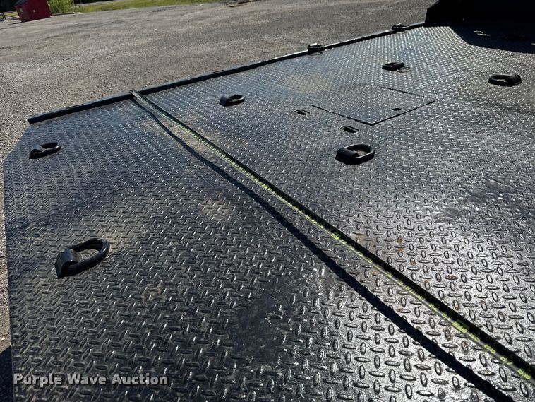 image for item EU5096 2014 Ford F350 Super Duty flatbed pickup truck