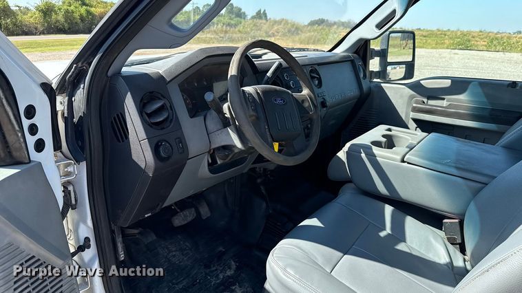 image for item EU5096 2014 Ford F350 Super Duty flatbed pickup truck