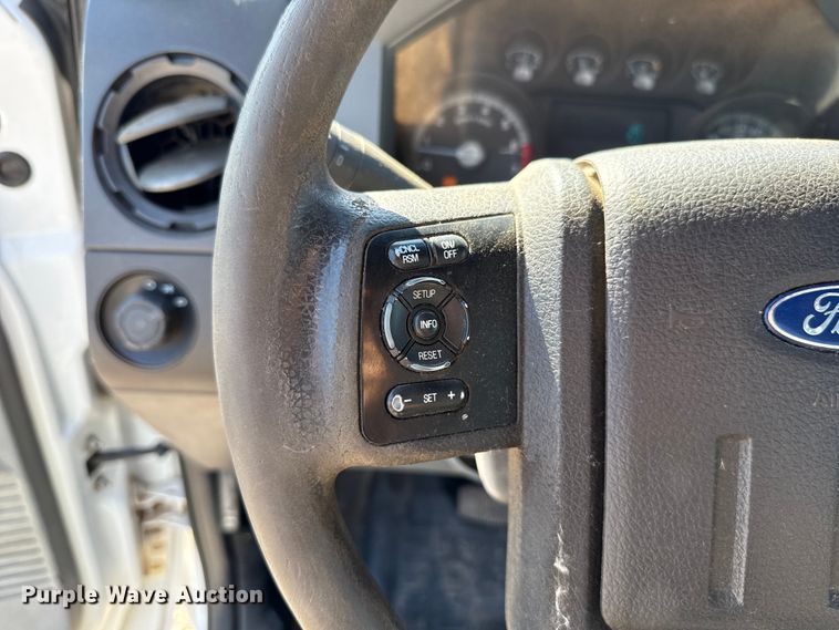 image for item EU5096 2014 Ford F350 Super Duty flatbed pickup truck