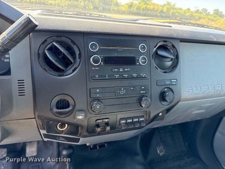 image for item EU5096 2014 Ford F350 Super Duty flatbed pickup truck