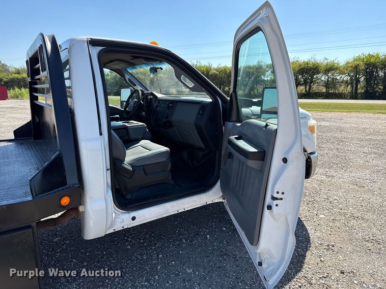 image for item EU5096 2014 Ford F350 Super Duty flatbed pickup truck