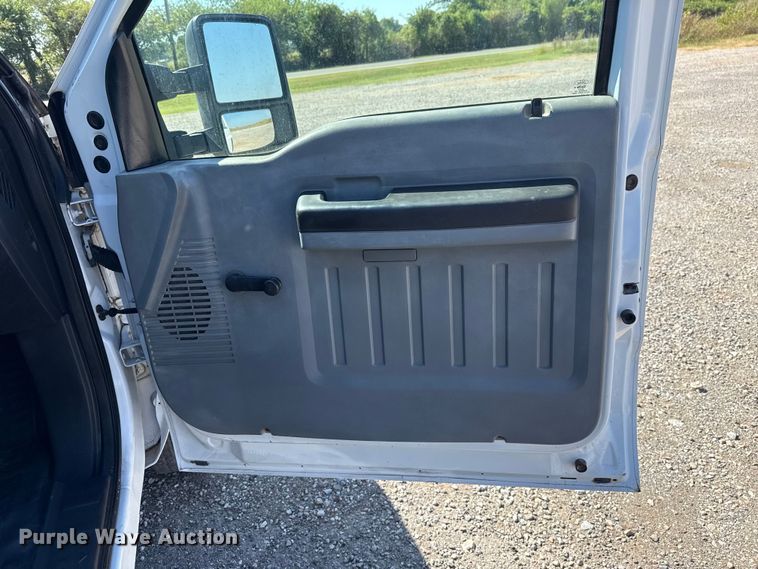 image for item EU5096 2014 Ford F350 Super Duty flatbed pickup truck