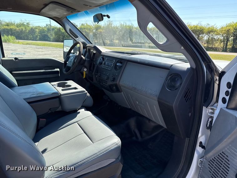 image for item EU5096 2014 Ford F350 Super Duty flatbed pickup truck