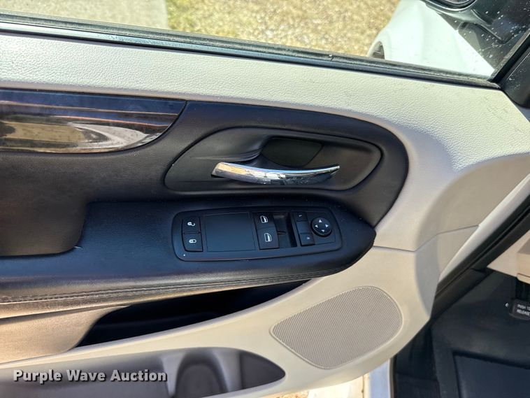 image for item EU5145 2015 Dodge Grand Caravan handicap accessible van