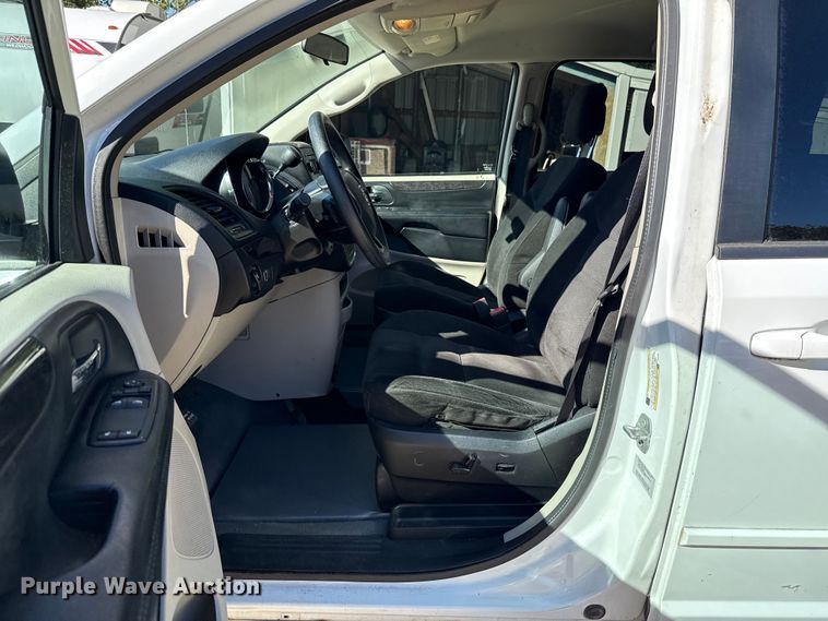 image for item EU5145 2015 Dodge Grand Caravan handicap accessible van