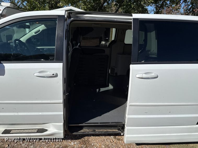 image for item EU5145 2015 Dodge Grand Caravan handicap accessible van