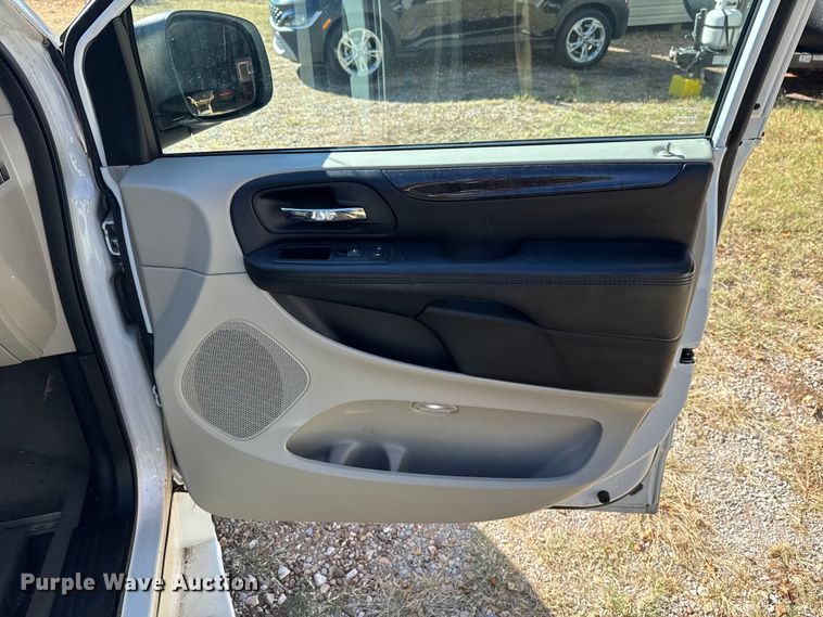 image for item EU5145 2015 Dodge Grand Caravan handicap accessible van