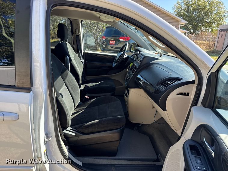 image for item EU5145 2015 Dodge Grand Caravan handicap accessible van