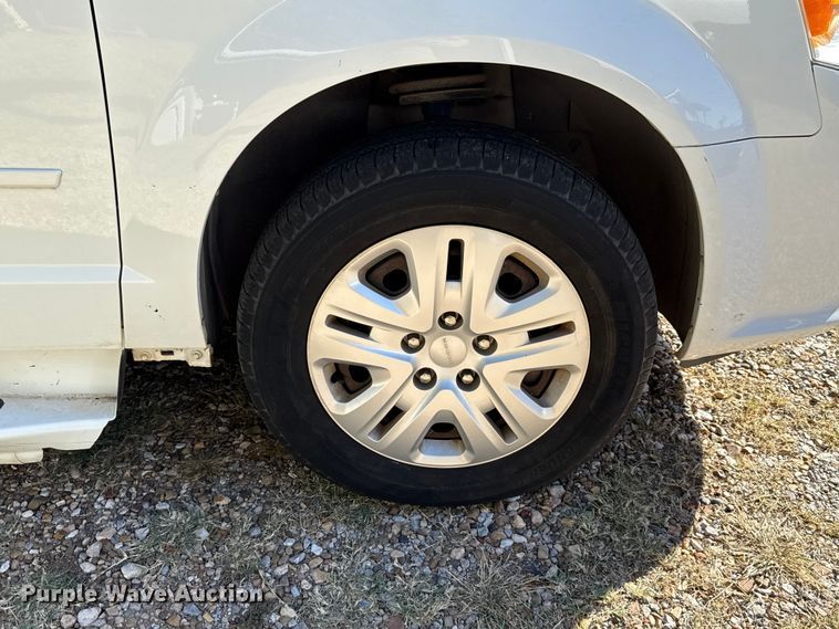 image for item EU5145 2015 Dodge Grand Caravan handicap accessible van