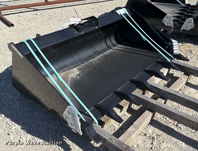 image for item EU5163 Land Pride AP-HD68LLT skid steer bucket