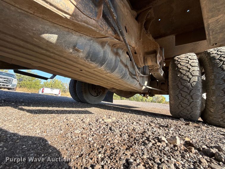 image for item EU5181 2016 Chevrolet Silverado 3500HD Crew Cab bale bed pickup truck