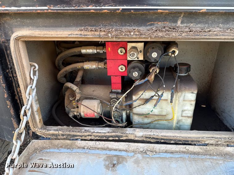 image for item EU5181 2016 Chevrolet Silverado 3500HD Crew Cab bale bed pickup truck