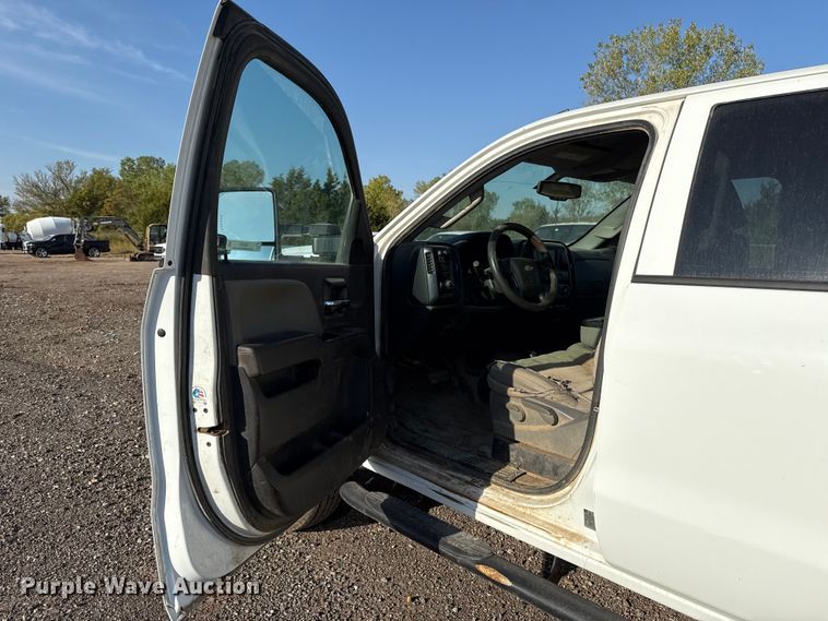 image for item EU5181 2016 Chevrolet Silverado 3500HD Crew Cab bale bed pickup truck