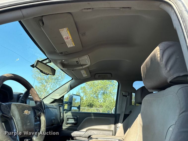 image for item EU5181 2016 Chevrolet Silverado 3500HD Crew Cab bale bed pickup truck