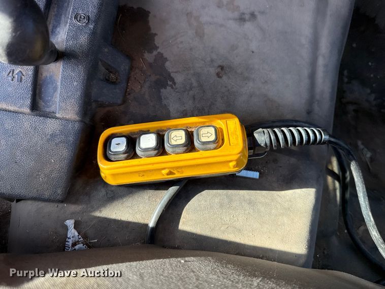 image for item EU5181 2016 Chevrolet Silverado 3500HD Crew Cab bale bed pickup truck