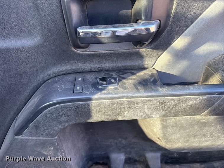 image for item EU5181 2016 Chevrolet Silverado 3500HD Crew Cab bale bed pickup truck