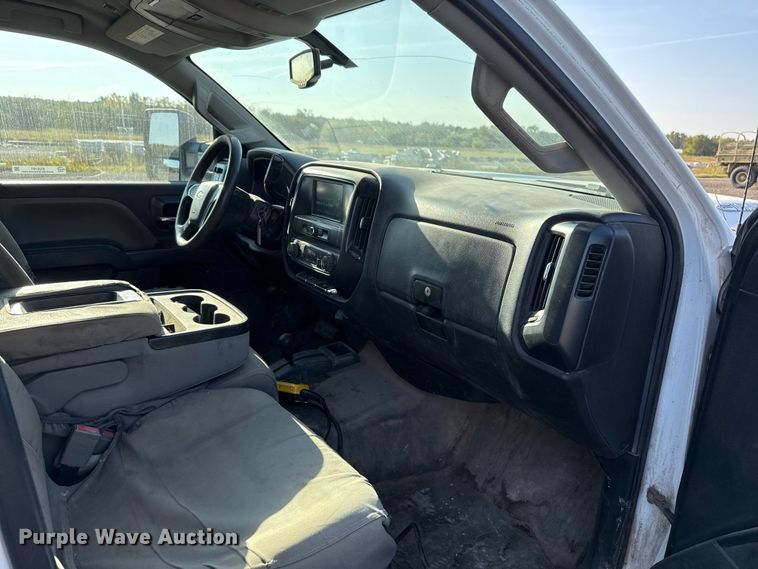 image for item EU5181 2016 Chevrolet Silverado 3500HD Crew Cab bale bed pickup truck