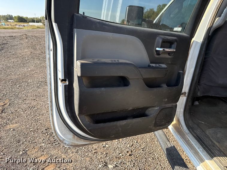 image for item EU5181 2016 Chevrolet Silverado 3500HD Crew Cab bale bed pickup truck