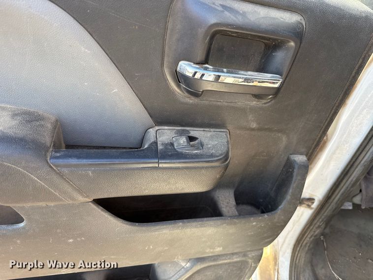 image for item EU5181 2016 Chevrolet Silverado 3500HD Crew Cab bale bed pickup truck