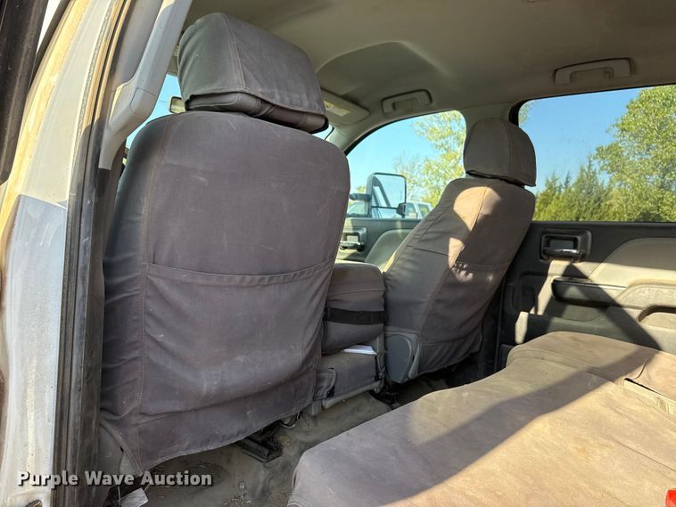 image for item EU5181 2016 Chevrolet Silverado 3500HD Crew Cab bale bed pickup truck