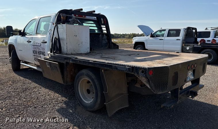 image for item EU5182 2013 GMC Sierra 3500 Crew Cab flatbed truck