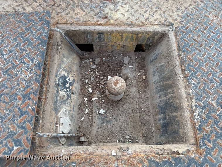 image for item EU5182 2013 GMC Sierra 3500 Crew Cab flatbed truck