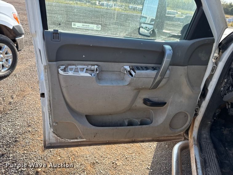 image for item EU5182 2013 GMC Sierra 3500 Crew Cab flatbed truck