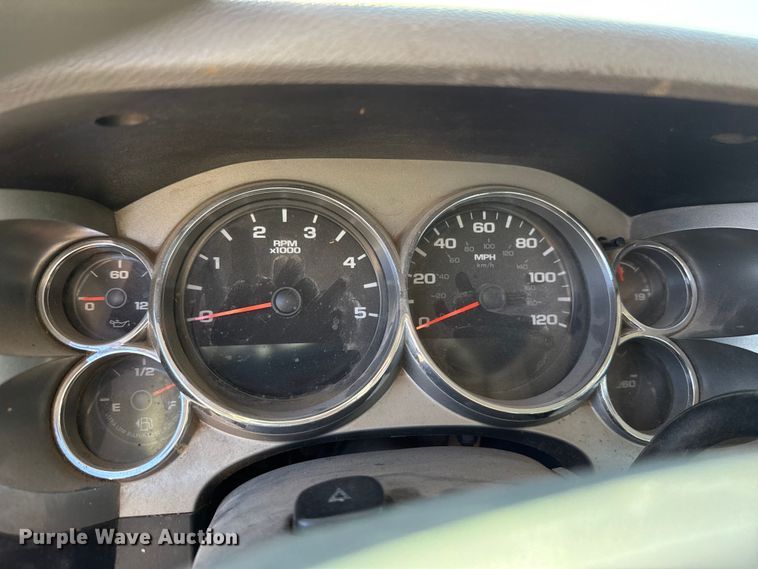 image for item EU5182 2013 GMC Sierra 3500 Crew Cab flatbed truck