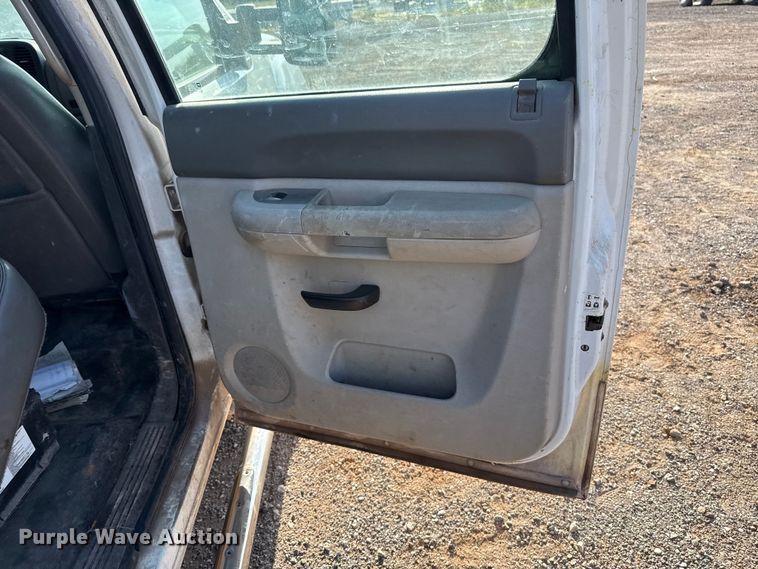 image for item EU5182 2013 GMC Sierra 3500 Crew Cab flatbed truck