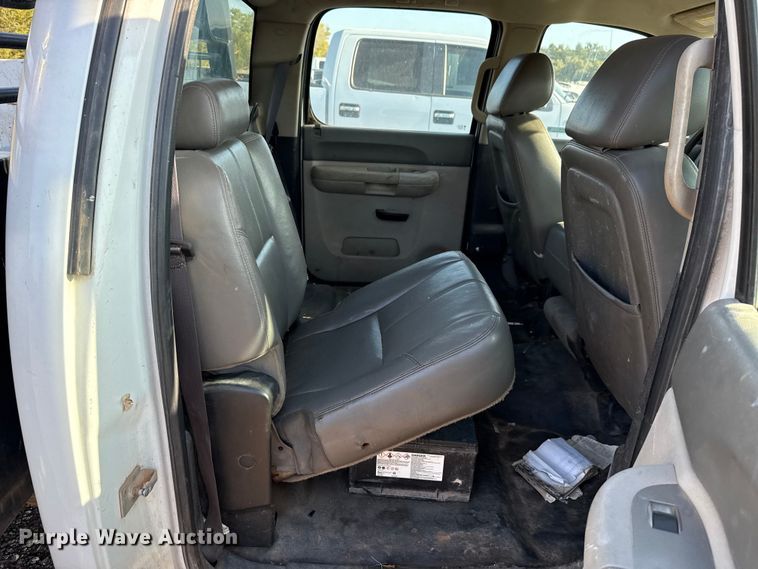 image for item EU5182 2013 GMC Sierra 3500 Crew Cab flatbed truck