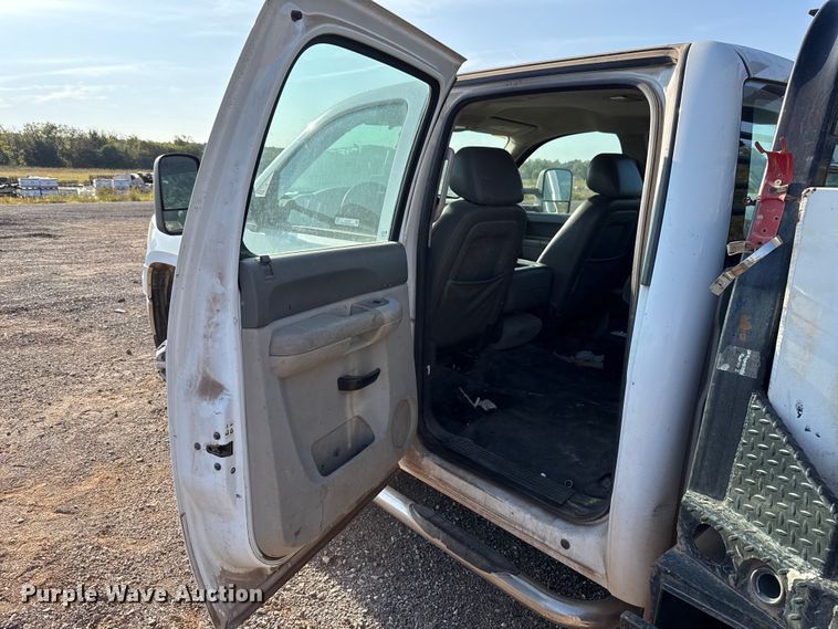 image for item EU5182 2013 GMC Sierra 3500 Crew Cab flatbed truck