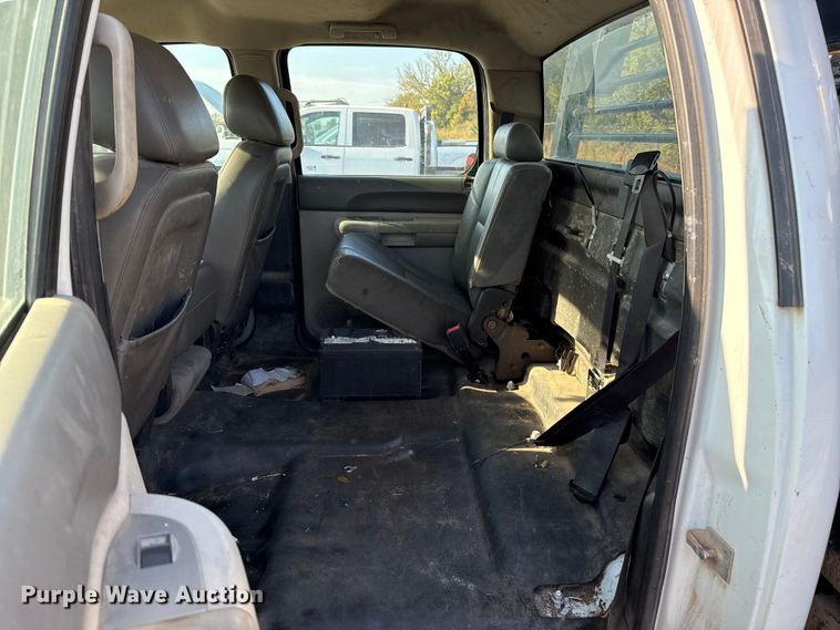 image for item EU5182 2013 GMC Sierra 3500 Crew Cab flatbed truck