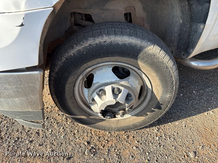 image for item EU5182 2013 GMC Sierra 3500 Crew Cab flatbed truck