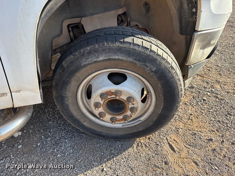 image for item EU5182 2013 GMC Sierra 3500 Crew Cab flatbed truck