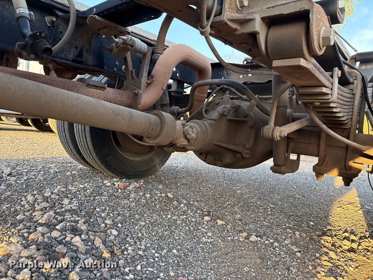 image for item EU5184 2011 Ford F550 Super Duty XL Crew Cab truck cab and chassis