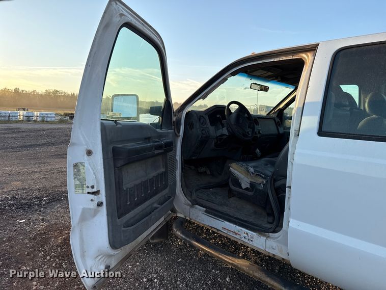 image for item EU5184 2011 Ford F550 Super Duty XL Crew Cab truck cab and chassis