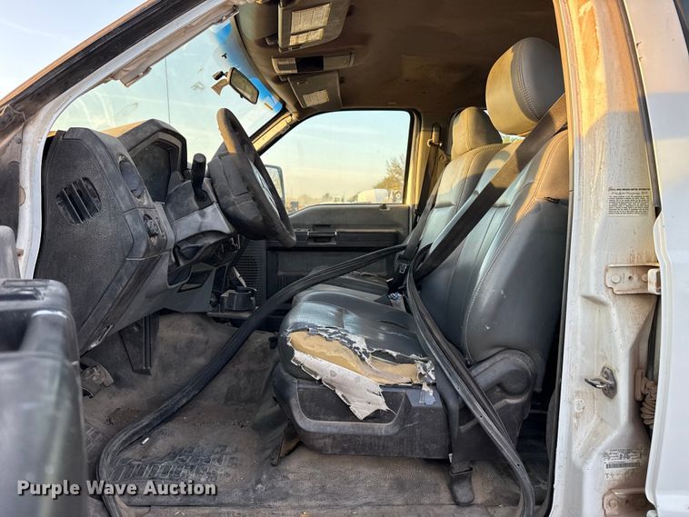 image for item EU5184 2011 Ford F550 Super Duty XL Crew Cab truck cab and chassis