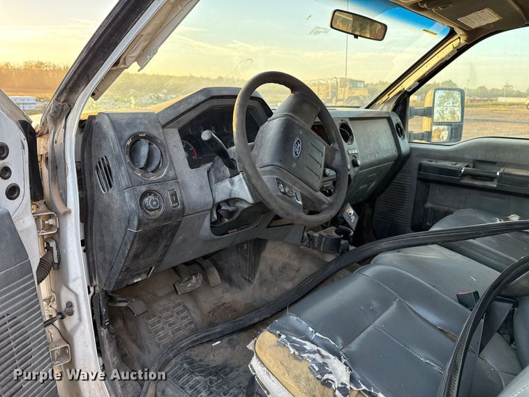 image for item EU5184 2011 Ford F550 Super Duty XL Crew Cab truck cab and chassis