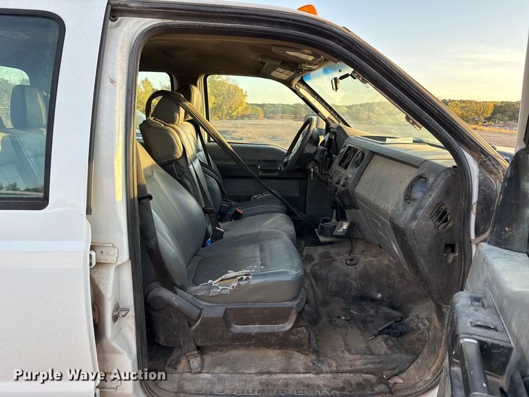 image for item EU5184 2011 Ford F550 Super Duty XL Crew Cab truck cab and chassis