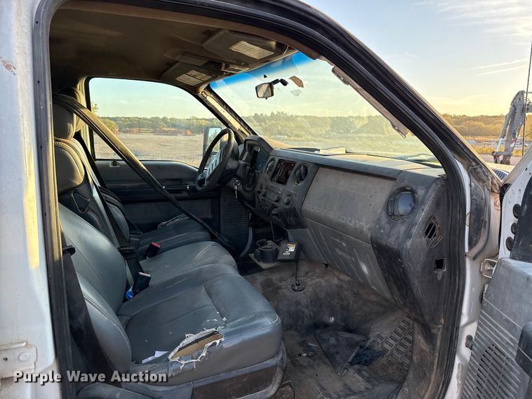 image for item EU5184 2011 Ford F550 Super Duty XL Crew Cab truck cab and chassis