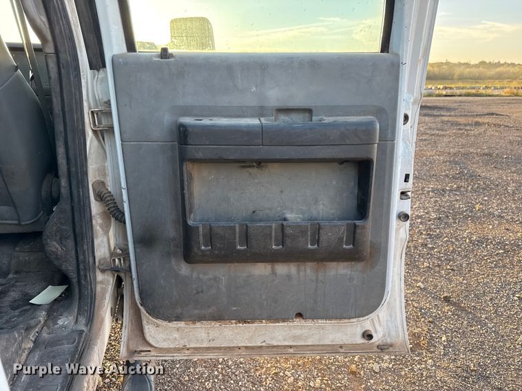 image for item EU5184 2011 Ford F550 Super Duty XL Crew Cab truck cab and chassis